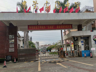 304不銹鋼管廠家|東莞實(shí)驗(yàn)中學(xué)護(hù)欄改造工程案例